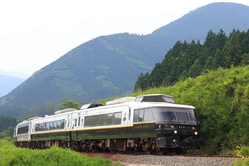 Kumamoto and Mount Aso Day Tour from Fukuoka Return by Aso Train