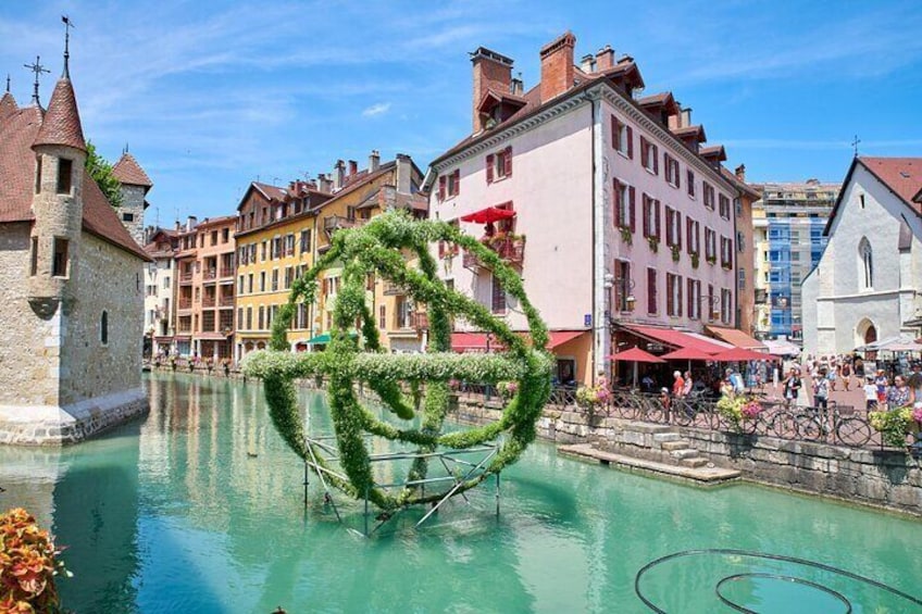 Best Intro to Annecy in 2 hours with a Local