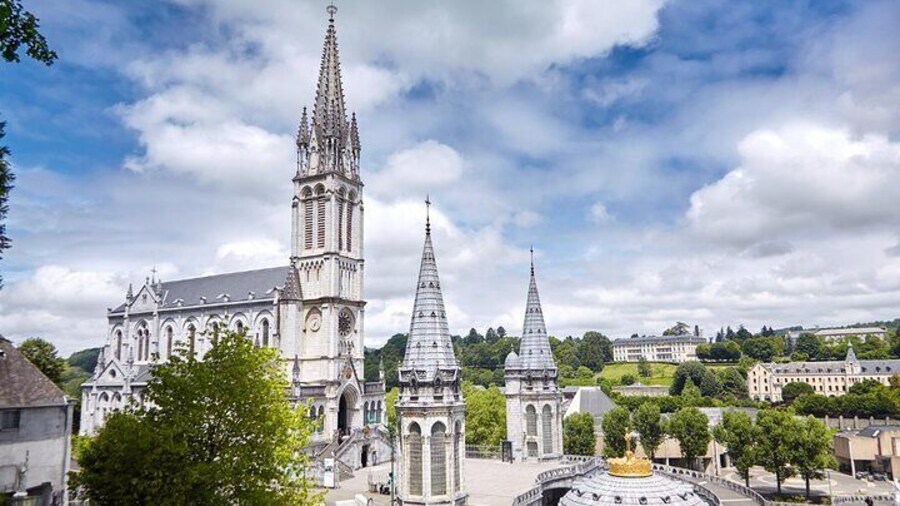 Best Intro to Lourdes in 2 hours with a Local