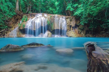 Private Tour to Erawan Waterfall and Boat Tour in Kanchanaburi