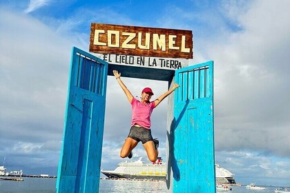 Walking Tour Cozumel: Visit Benito Juarez Park Highlights