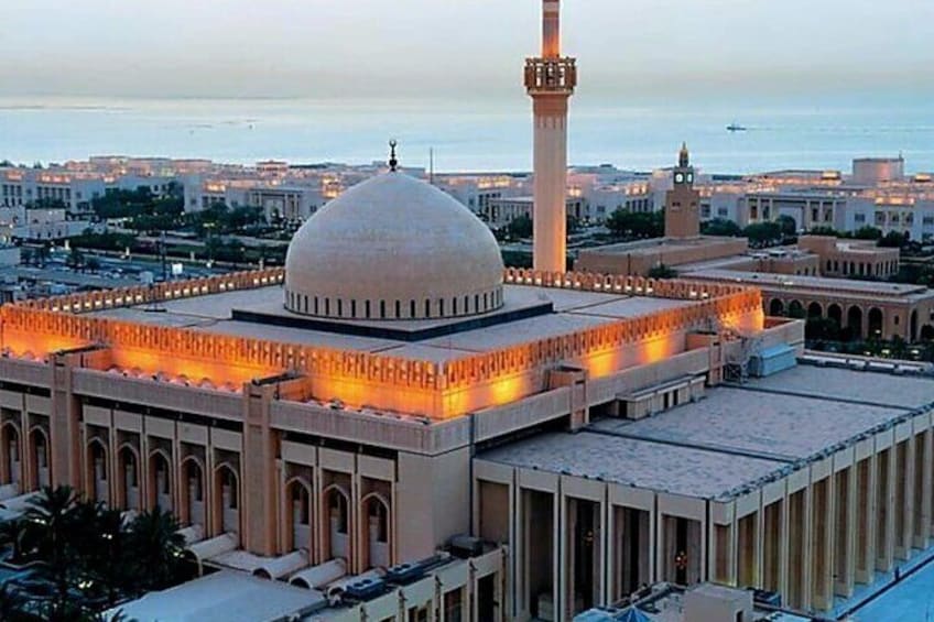 Kuwait City, like you’ve never seen it before! Full-day tour&WiFi