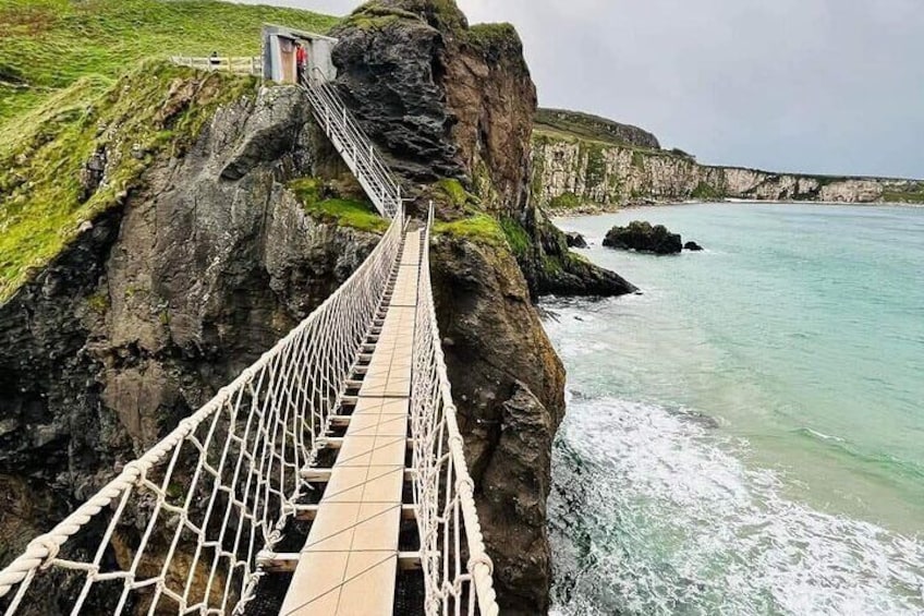 Carrick a rede rope bridge