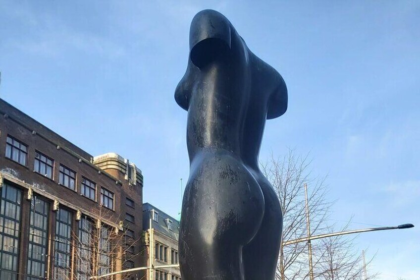 You come across various statues during the Hague walking tour with Holidays in Holland
