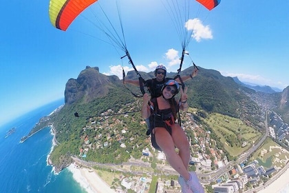 Parapente flight in the most beautiful view of Rio de Janeiro.