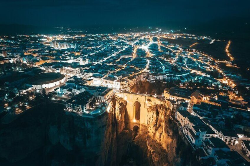 White Villages and Ronda Day Tour from Seville with Photoshoot