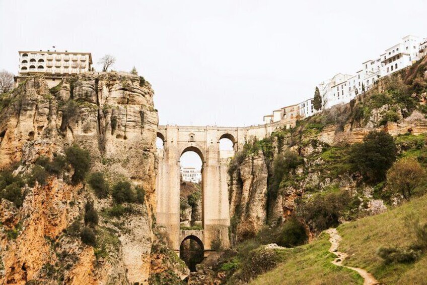 White Villages and Ronda Day Tour from Seville with Photography