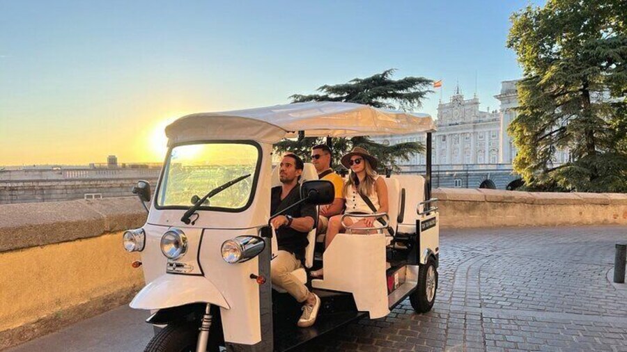 Mallorca Tuk Tuk to Castle Bellver and Military Museum