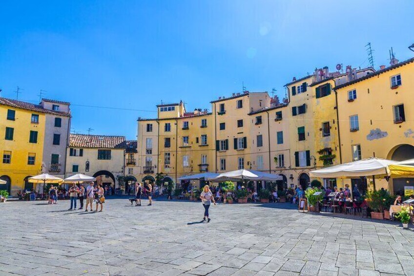 Intro to Lucca in 2 Hours with a Local