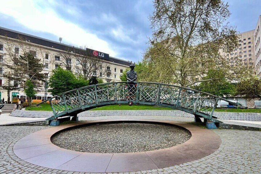 Buda & Pest in One Step - See It All, Miss Nothing!