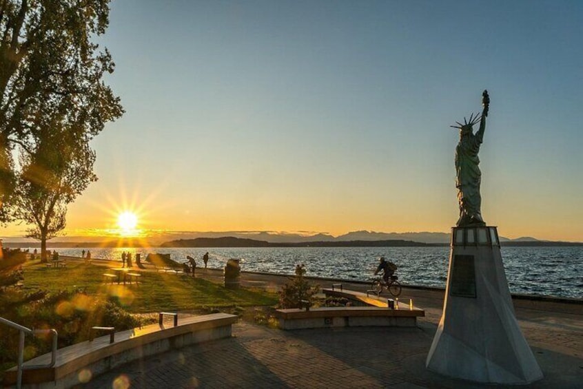 Seattle Evening Tour and Seattle Alki Beach Waterfront