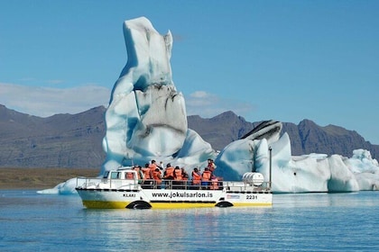 Diamond Beach and Jökulsárlón Day Tour with Boat Ride