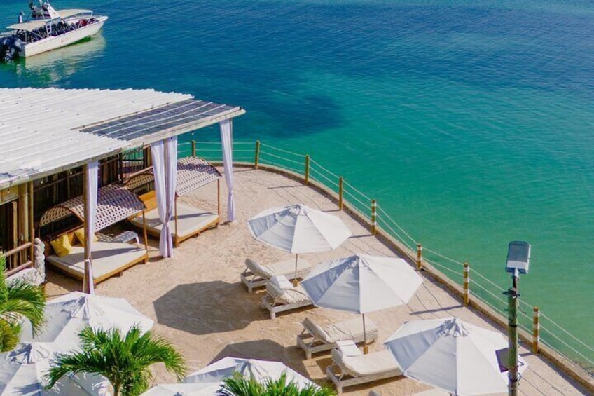 Private Beach and Full Food Tour to Charm Island
