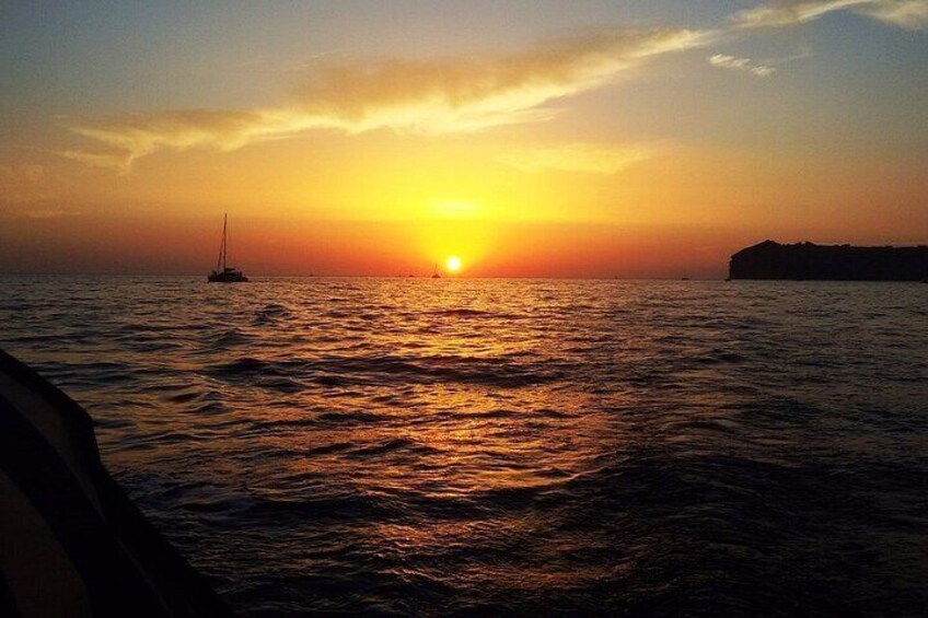 Santorini Sailing for Cruise Guests A Volcano and Beach Tour