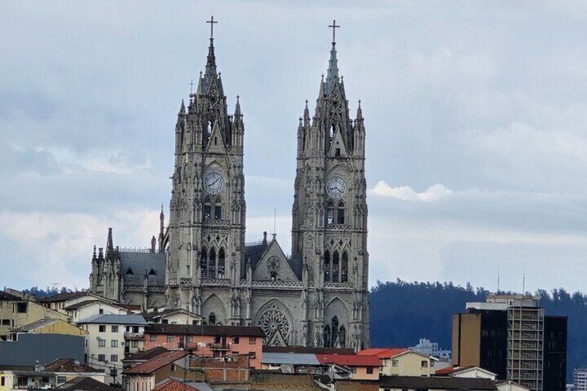 Quito Food Tour Where my Family Go Urban Art New and Old Quito