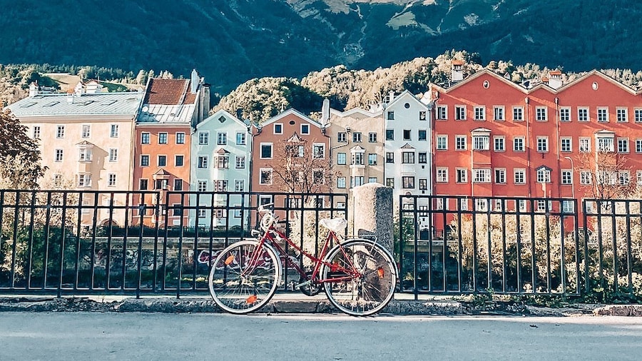 Historical Innsbruck City Audio Tour: Photo Spots & Delicious Desserts