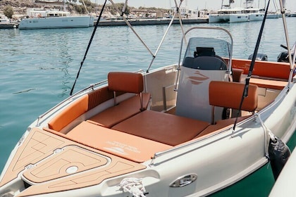 Santorini: License-Free Luxury Boat Rental – Half Day or Full Day