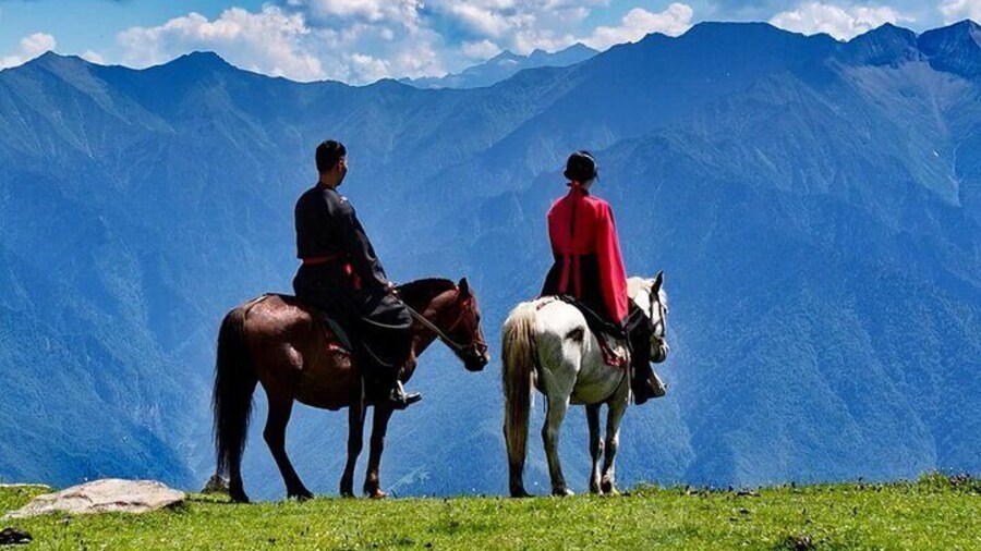 2 days on horseback in Tibetan land – Private from Chengdu