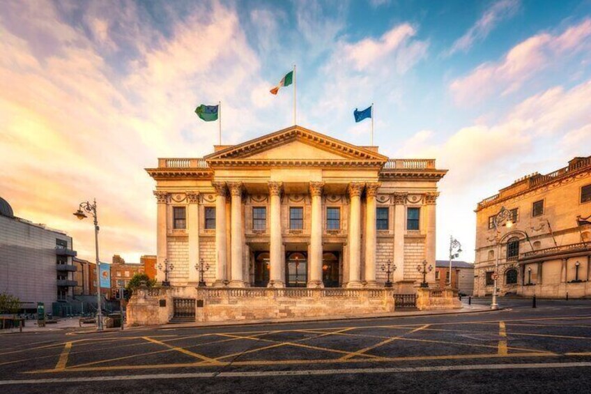 Dublin: City Walk with Audio Guide in 7 Languages on Phone