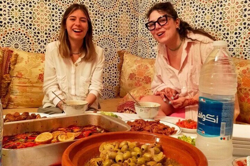 Fez Cultural Tour: Family Lunch & Historic Medina Exploration