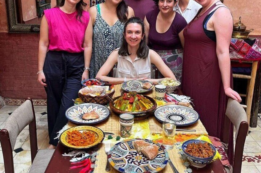 Fez Cultural Tour: Family Lunch & Historic Medina Exploration