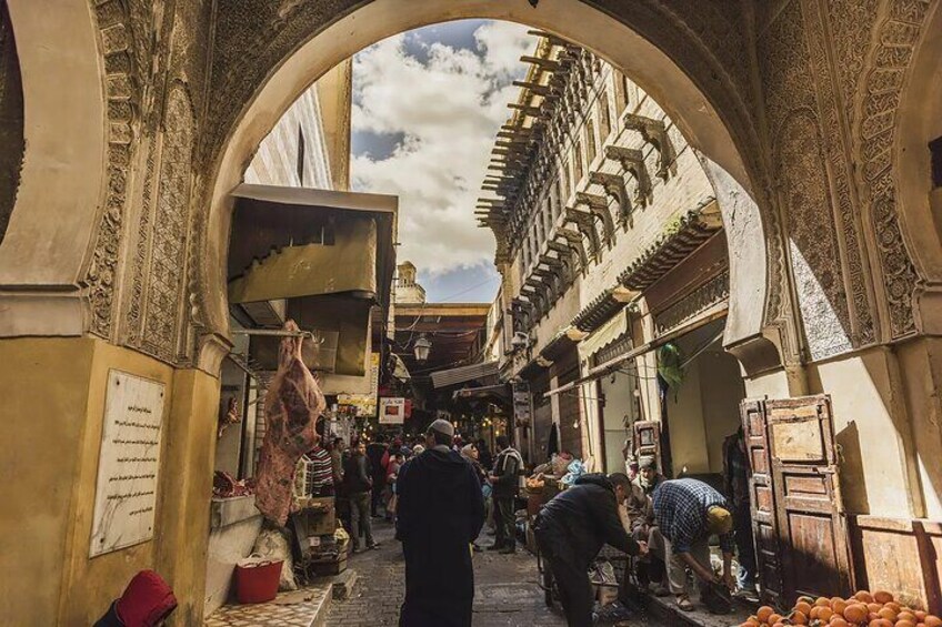 Fez Cultural Tour: Family Lunch & Historic Medina Exploration