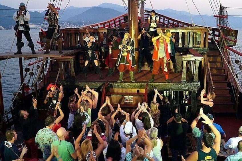 Dinner and show pirate night with Hook in Cancun