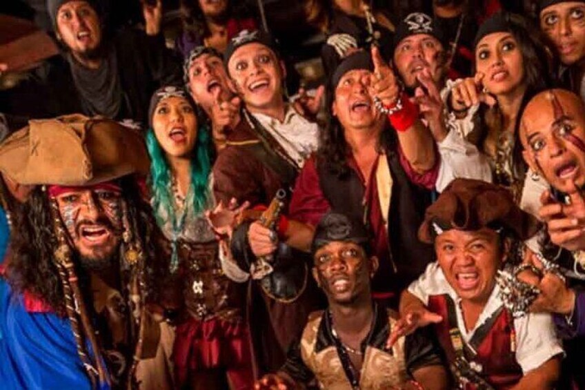 Dinner and show pirate night with Hook in Cancun 