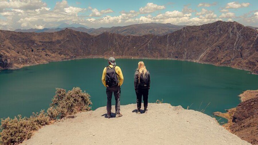 Tour to Quilotoa Start in Baths end in Quito