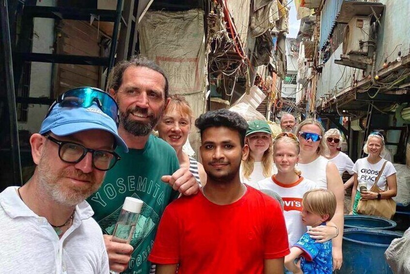 Mumbai Slum Tour with Dhobi Ghat Laundry and Train Ride