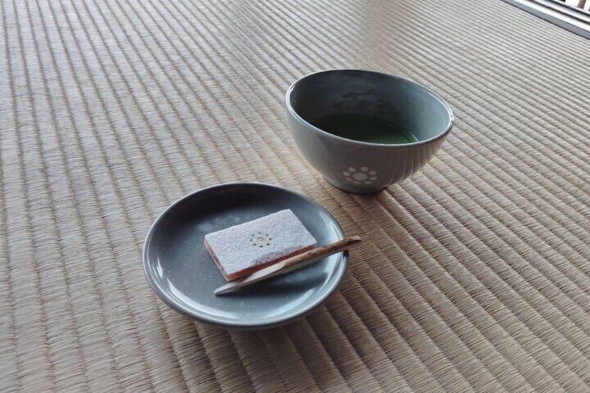 Kumamoto: Suizenji Park Guided Walking Tour with Tea
