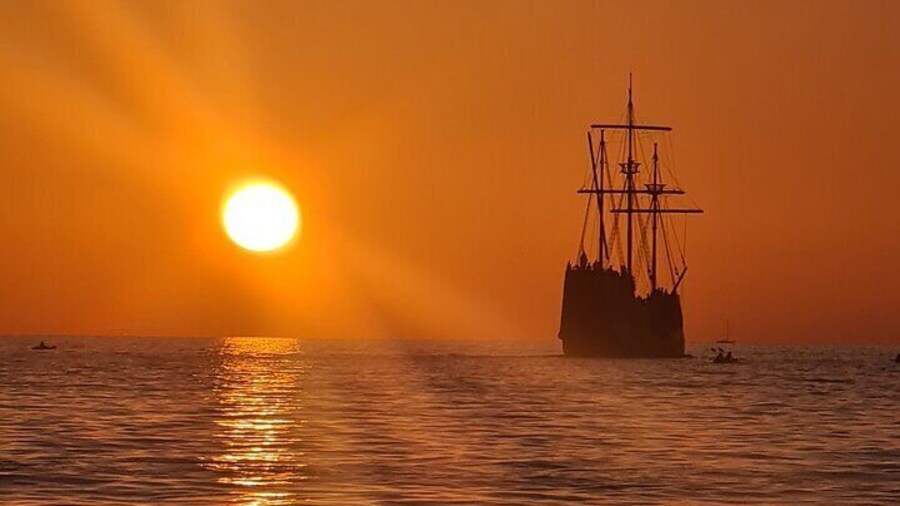 Cavtat Sunset Escape Romantic Cruise and Free Flowing Drinks