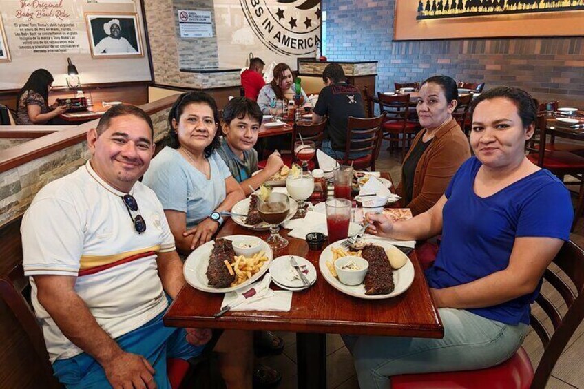 We will get deep into the salvadorean cousine and we will have a great time talking about the changes El Salvador has gone through in the last 5 years.