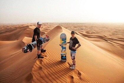 Wüstensafari mit Quad Bike Kamelfahrt und Sandboarding