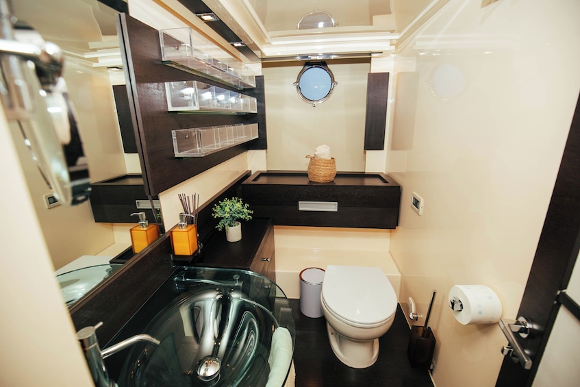 VIP Capri Yacht Experience: Private Cruise, Swim & Sunbathe