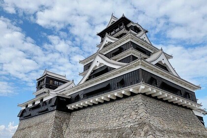 Kumamoto: Kumamoto Castle Guided Walking Tour 90min