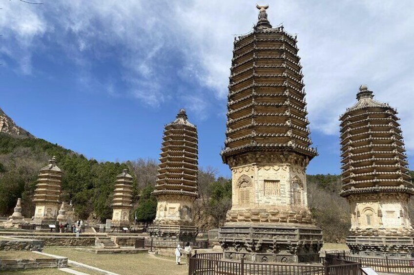 Ming Tomb and Pagoda Forest Sidecar Day Trip with Option