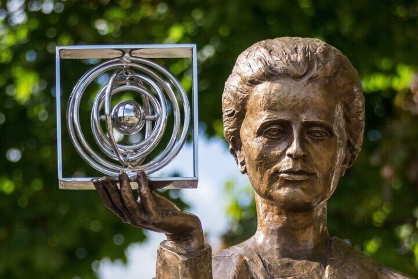 Marie Curie-Sklodowska: Warsaw Tour with Museum Tickets