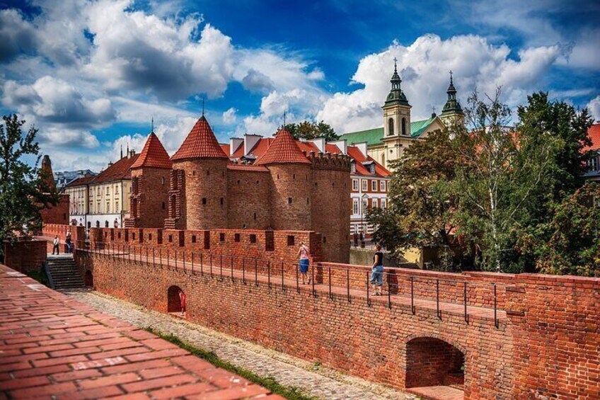 Marie Curie-Sklodowska: Warsaw Tour with Museum Tickets