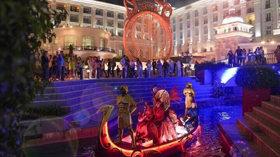 Side Land Of Legends Night Show