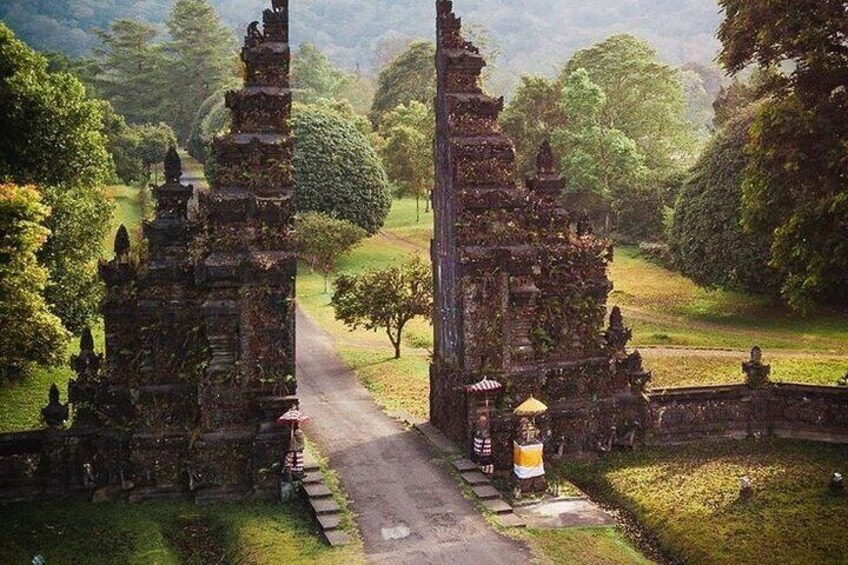 Bali Nature and temples Ulun Danu Bratan leke leke waterfall