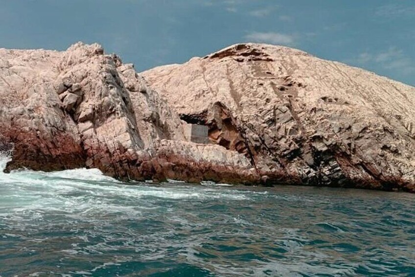 From Lima Tour Paracas and Huacachina Full Day