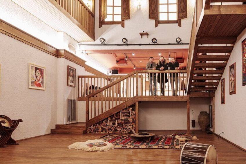 Relax in our traditional Albanian village house room, Oda e Zjarrit