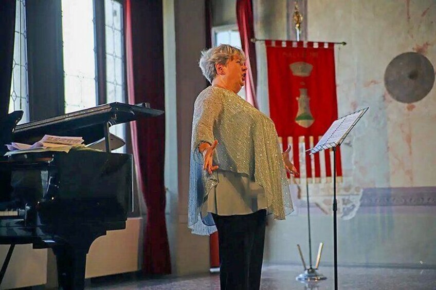 Arias and Aperitif Lyrical Concert at Palazzo Carlotti in Garda