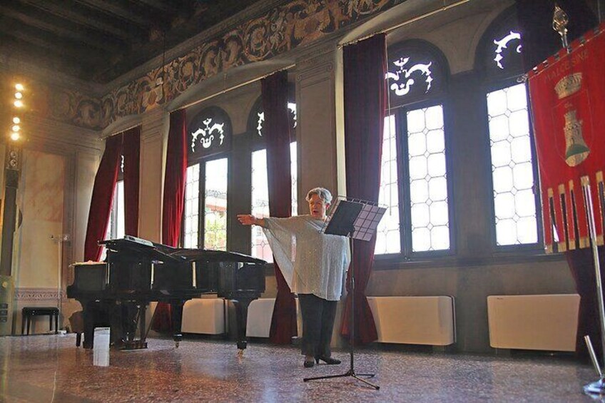  Arias and Aperitif Lyrical Concert at Palazzo Carlotti in Garda