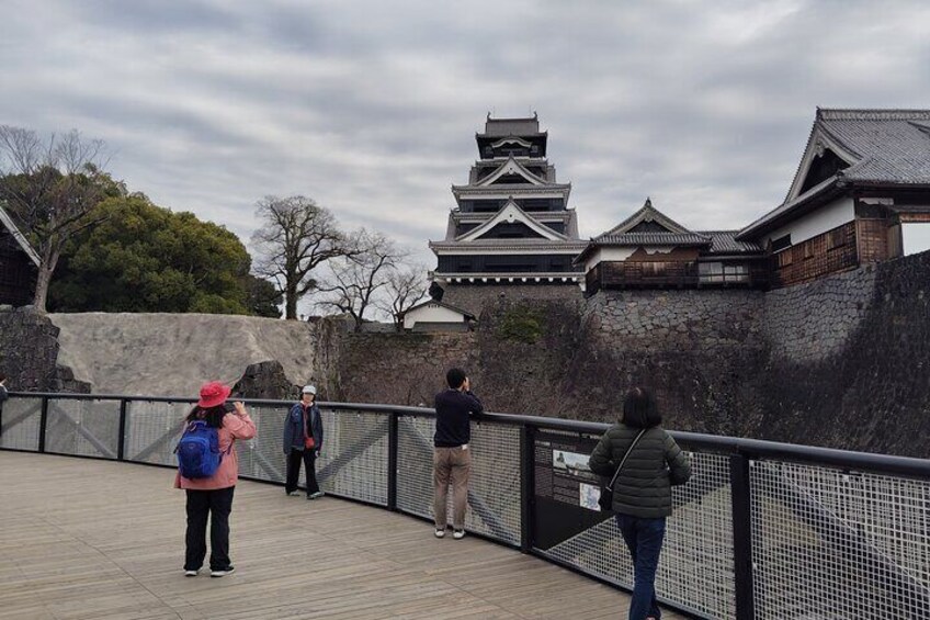 Explore Castles, Shrines, and Gardens in Kumamoto