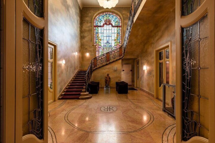 ResoArt Villa stained-glass window