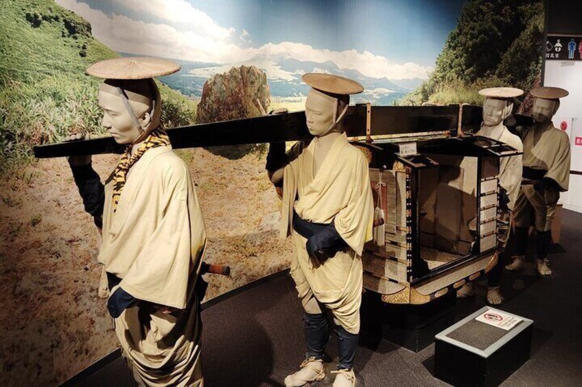 Kumamoto: Guided Castle Tour with Shinkansen from Hakata