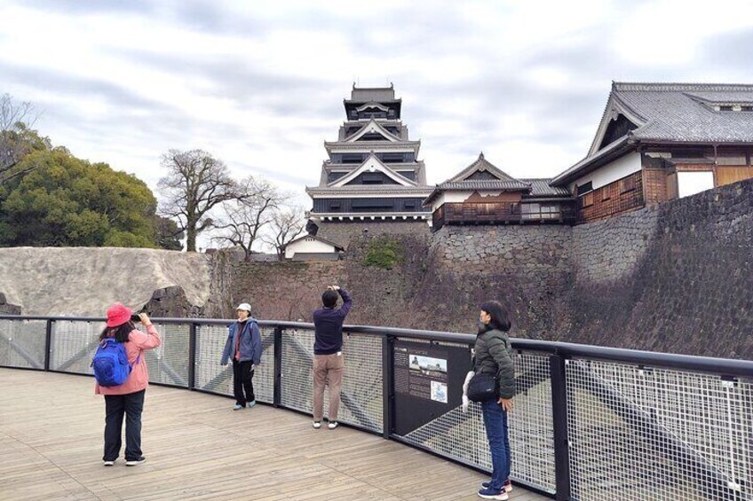 Kumamoto: Guided Castle Tour with Shinkansen from Hakata