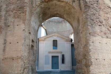 Rome: Rondleiding door de Catacomben van de Heiligen Marcellino en Pietro